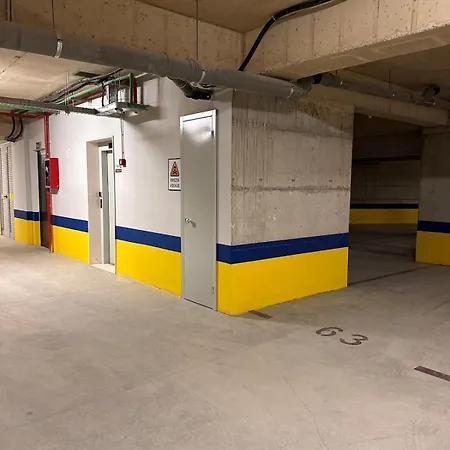 Luxury Flat In 地拉那