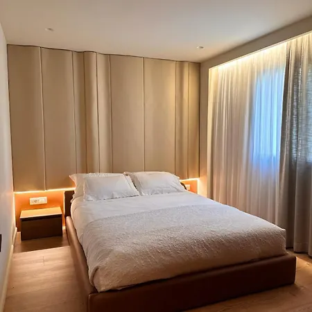 Luxury Flat In * 地拉那