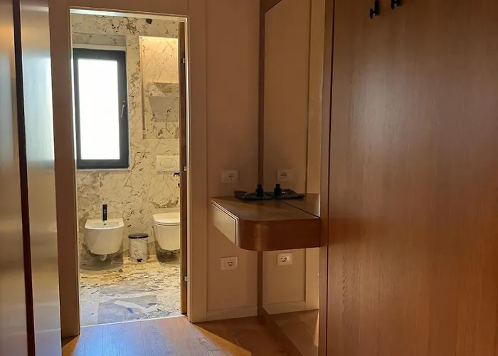 Lägenhet Luxury Flat In Tirana